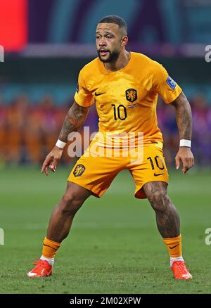 Doha, Katar. 03.. Dezember 2022. Memphis Depay of the Netherlands, während des Spiels zwischen den Niederlanden und den Vereinigten Staaten für die Runde 16 der FIFA-Weltmeisterschaft Katar 2022, Khalifa International Stadium diesen Samstag 03. 30761 (Heuler Andrey/SPP) Kredit: SPP Sport Press Photo. Alamy Live News Stockfoto