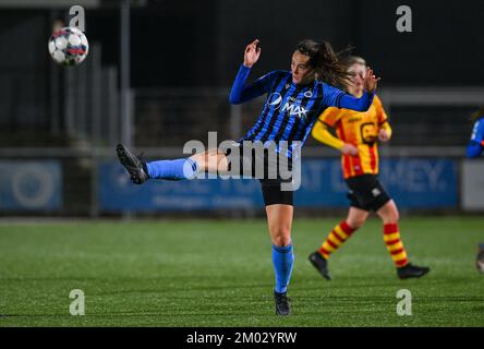 Aalter, Belgien. 03.. Dezember 2022. Saar Verdonck (6) aus Brügge, dargestellt während eines Fußballspiels zwischen Club Brügge Dames YLA und KV Mechelen am 13.. Spieltag der Saison 2022 - 2023 der belgischen Lotto Womens Super League, samstag, den 5. November 2022 in Aalter, Belgien . FOTO SPORTPIX | DAVID CATRY Kredit: David Catry/Alamy Live News Stockfoto