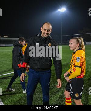 Aalter, Belgien. 03.. Dezember 2022. Cheftrainer Farid Goreishvand von KV Mechelen , das während eines Fußballspiels zwischen dem Club Brügge Dames YLA und KV Mechelen am 13. . Spieltag der Saison 2022 - 2023 der belgischen Lotto Womens Super League am samstag , den 5 . November 2022 in Aalter , Belgien , gezeigt wurde . FOTO SPORTPIX | DAVID CATRY Kredit: David Catry/Alamy Live News Stockfoto