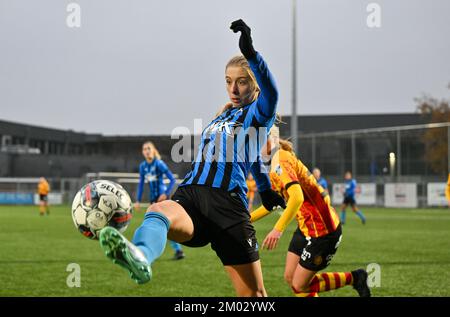 Aalter, Belgien. 03.. Dezember 2022. Ludmila Matavkova (9) aus Brügge, dargestellt während eines Fußballspiels zwischen Club Brügge Dames YLA und KV Mechelen am 13.. Spieltag der Saison 2022 - 2023 der belgischen Lotto Womens Super League am samstag, den 5. November 2022 in Aalter, Belgien . FOTO SPORTPIX | DAVID CATRY Kredit: David Catry/Alamy Live News Stockfoto