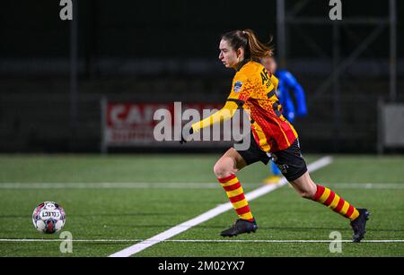 Aalter, Belgien. 03.. Dezember 2022. Noa Corbeels (26) von KV Mechelen, dargestellt während eines Fußballspiels zwischen Club Brügge Dames YLA und KV Mechelen am 13.. Spieltag der Saison 2022 - 2023 der belgischen Lotto Womens Super League, samstag, den 5. November 2022 in Aalter, Belgien . FOTO SPORTPIX | DAVID CATRY Kredit: David Catry/Alamy Live News Stockfoto