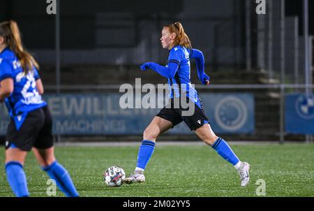 Aalter, Belgien. 03.. Dezember 2022. Margaux Martle (16) aus Brügge, dargestellt während eines Fußballspiels zwischen Club Brügge Dames YLA und KV Mechelen am 13.. Spieltag der Saison 2022 - 2023 der belgischen Lotto Womens Super League am samstag, den 5. November 2022 in Aalter, Belgien . FOTO SPORTPIX | DAVID CATRY Kredit: David Catry/Alamy Live News Stockfoto