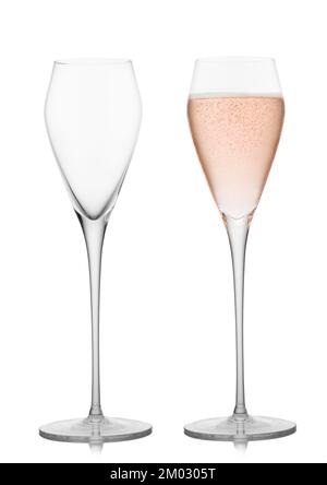 Prosecco-Wein und Rosa-Champagner, leere und volle Gläser auf Weiß. Stockfoto