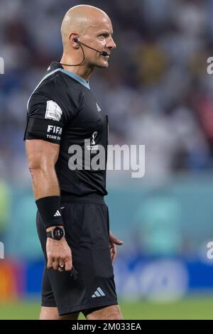 Doha, pilka nozna, Mistrzostwa Swiata, Argentyna, Australien. 03.. Dezember 2022. N/z Szymon Marciniak, fot. Tomasz Jastrzebowski/Foto Olimpik/Sipa USA -- 03.12.2022, Doha, Fußball, FIFA-Weltmeisterschaft 2022, Argentinien - Australien, im Bild: Szymon Marciniak, FOT. Tomasz Jastrzebowski/Foto Olimpik/Sipa USA Kredit: SIPA USA/Alamy Live News Stockfoto