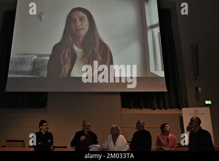 Torinoi, Italien Torino Film Festival 40.. Ausgabe PhotoCall-Preisverleihung im Bild:PALM TRESS UND POWER LINES Regisseur Jamie Dack Best Film 2022 TFF International Feature Film Competition Stockfoto