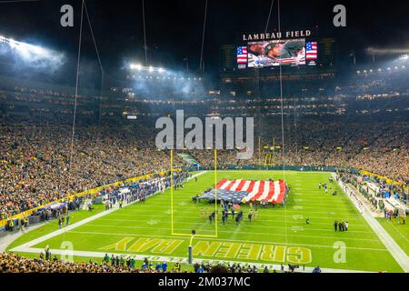 Ein abendliches Fußballspiel zwischen den Green Bay Packers und den Tennesee Titans im Lambeau Field, Green Bay, Wisconsin, USA; 17. November 2022 Stockfoto