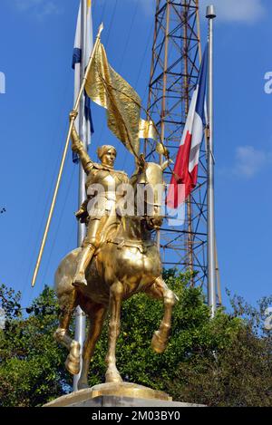 New Orleans, USA – 29. September 2019: Statue von Jeanne d'Arc im French Quarter. Die Statue ist ein Geschenk des französischen Volkes an die Bürger von New Stockfoto