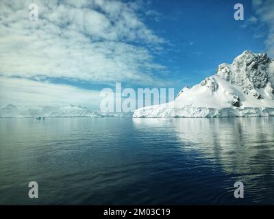 orne Hafen, antarktis, antarktis, antarktis Landschaft, Natur, eisgefüllte Berge, eisige Berge, Klimawandel, antaktische Halbinsel, Eisberge Stockfoto