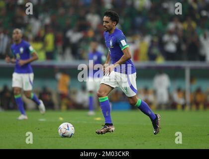 2.. Dezember 2022; Lusail Icon Stadium, Lusail, Katar; FIFA Fußball-Weltmeisterschaft, Kamerun gegen Brasilien; Marquinhos aus Brasilien Stockfoto