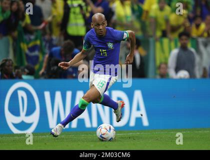 2.. Dezember 2022; Lusail ikonisches Stadion, Lusail, Katar; FIFA Fußball-Weltmeisterschaft, Kamerun gegen Brasilien; Fabinho aus Brasilien Stockfoto