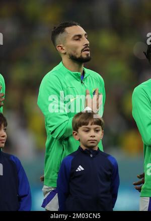 2.. Dezember 2022; Lusail ikonisches Stadion, Lusail, Katar; FIFA Fußball-Weltmeisterschaft, Kamerun gegen Brasilien; Alex Telles aus Brasilien Stockfoto