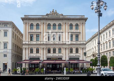 Harry's Piccolo & Bistrò Restaurant, Piazza Unità d'Italia (Platz der italienischen Einheit), Triest, Friaul-Julisch Venetien, Italien Stockfoto