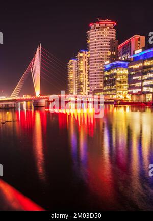 Media City Manchester in der Nacht England Stockfoto