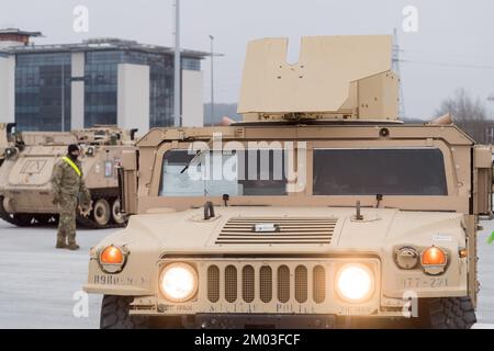 Gdynia, Polen. 3.. Dezember 2022 Ankunft des US Army 2. Panzerbrigade Kampfteams, 1. Infanterie Division Militärausrüstung im Theater als Unterstützung Atlantic Resolve © Wojciech Strozyk / Alamy Live News Stockfoto