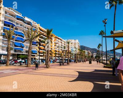 Hotels am 5 km langen Strand von Fuengirola an der Costa del Sol in Spanien Stockfoto