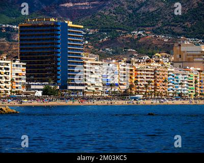 Hotels am 5 km langen Strand von Fuengirola an der Costa del Sol in Spanien Stockfoto