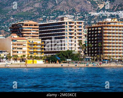 Hotels am 5 km langen Strand von Fuengirola an der Costa del Sol in Spanien Stockfoto