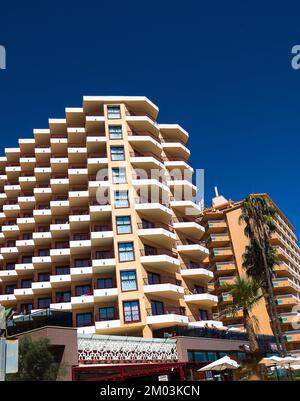 Hotels am 5 km langen Strand von Fuengirola an der Costa del Sol in Spanien Stockfoto