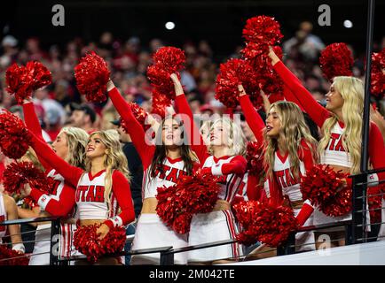 Allegiant-Stadion. 02.. Dezember 2022. NV USA Cheerleaderin von Utah Utes während des NCAA Pac 12 Fußballmeisterschaftsspiels zwischen den USC Trojanern und den Utah Utes. Utah schlug die USC 47-24 im Allegiant Stadium. Thurman James/CSM/Alamy Live News Stockfoto