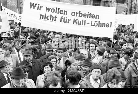 25, 000 Bauern protestieren auf Bonns Marktplatz, 27.03.1981, Deutschland, Europa Stockfoto