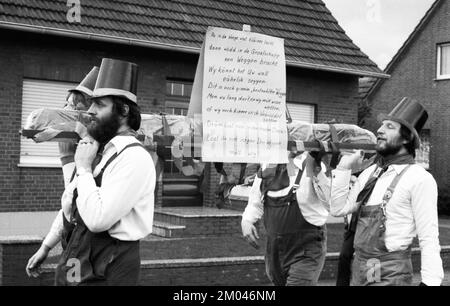 Mehr als 10 000 Gegner der Kernkraft und der Atomwaffen demonstrierten für ihre Ziele am 25.10.1980 in Lingen, Deutschland, Europa Stockfoto