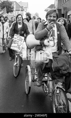 Mehr als 10 000 Gegner der Kernkraft und der Atomwaffen demonstrierten für ihre Ziele am 25.10.1980 in Lingen, Deutschland, Europa Stockfoto
