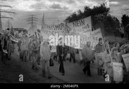 Mehr als 10 000 Gegner der Kernkraft und der Atomwaffen demonstrierten für ihre Ziele am 25.10.1980 in Lingen, Deutschland, Europa Stockfoto