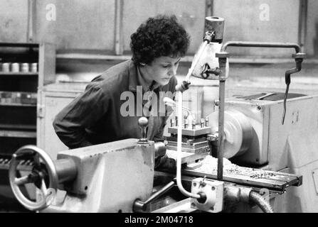 CZE, Tschechische Republik, Prag: CSSR, Land und Menschen. Alltag in einem Land unter kommunistischer Herrschaft. Prag 01.05.1981. Metallfabrik, Europa Stockfoto