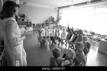 CZE, Tschechische Republik, Prag: CSSR, Land und Menschen. Alltag in einem Land unter kommunistischer Herrschaft. Prag 01.05.1981..Kindergarten, Europa Stockfoto