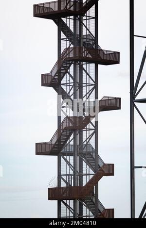 Treppe in einem Turm. Sich wiederholendes Muster. Stockfoto
