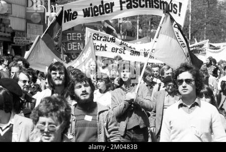 Der 35.-jährige Kongress zur Beendigung der faschistischen Herrschaft wurde von einer Demonstration und Kundgebung am 10. Mai 1980 in Mannheim begleitet Stockfoto