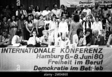 Die Internationale Konferenz der Opfer des radikalen Dekrets, die zum Verbot von Lehrern, Eisenbahnarbeitern und anderen öffentlichen Diensten empl führte Stockfoto