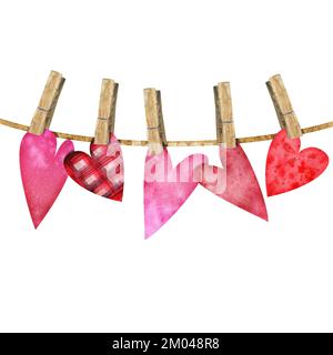 Aquarell handgezeichnete Komposition, rote und lila Herzen auf Wäscheklappe zum Valentinstag. Isoliert auf weißem Hintergrund. Design für Papier, Liebes Stockfoto
