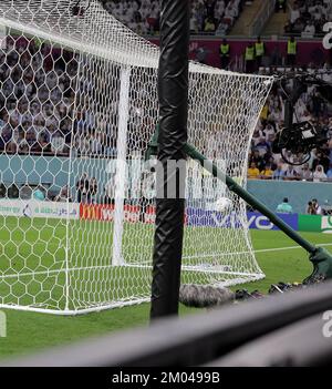 Katar, Doha. 03.. Dezember 2022. Fußballweltmeisterschaft 2022: Argentinien gegen Australien Messi hat zwei Tore geschossen. Messi feiert sein zweites Tor. 2. Ziel von Messi Credit: Seshadri SUKUMAR/Alamy Live News Stockfoto