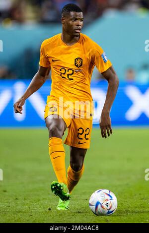 Al Rajjan, Katar. 03.. Dezember 2022. Fußball: Weltmeisterschaft, Niederlande - USA, Endrunde, Runde 16, Chalifa International Stadium, Niederländischer Denzel Dumfries in Aktion. Kredit: Tom Weller/dpa/Alamy Live News Stockfoto