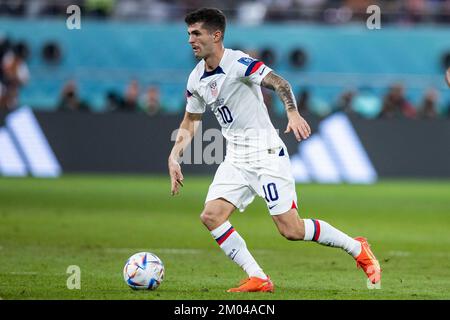 Al Rajjan, Katar. 03.. Dezember 2022. Fußball: Weltmeisterschaft, Niederlande - USA, Endrunde, Runde 16, Chalifa International Stadium, Christian Pulisic der USA in Aktion. Kredit: Tom Weller/dpa/Alamy Live News Stockfoto