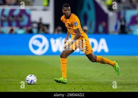 Al Rajjan, Katar. 03.. Dezember 2022. Fußball: Weltmeisterschaft, Niederlande - USA, Endrunde, Runde 16, Chalifa International Stadium, Niederländischer Denzel Dumfries in Aktion. Kredit: Tom Weller/dpa/Alamy Live News Stockfoto