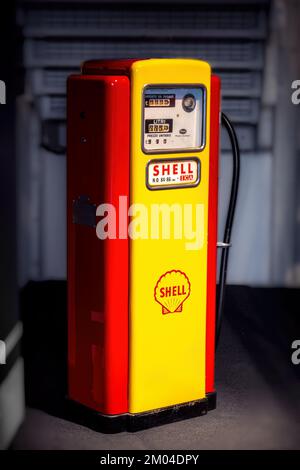 Shell Fossil Fuel Company - eine alte Tankstelle Stockfoto