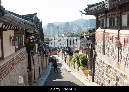 Traditionelle koreanische Architektur im Dorf Bukchon Hanok Stockfoto