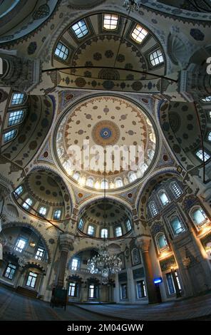 Die Kara Ahmet Pascha Moschee und das Grab befinden sich in Istanbul, der Türkei, und wurden im 16.. Jahrhundert von Mimar Sinan erbaut. Stockfoto