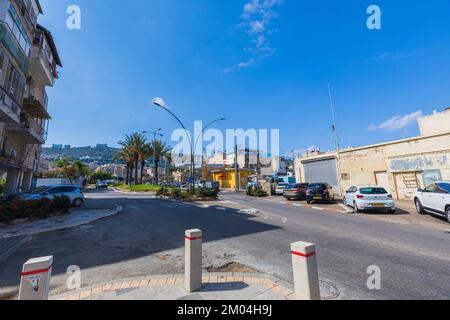 Israel, Haifa 05, 2022: Straßen in der Stadt Haifa in Israel Stockfoto