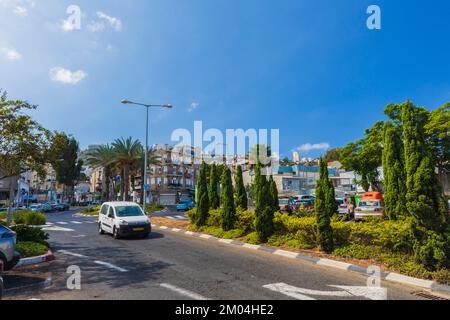 Israel, Haifa 05, 2022: Straßen in der Stadt Haifa in Israel Stockfoto