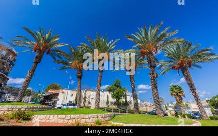 Israel, Haifa 05, 2022: Straßen in der Stadt Haifa in Israel Stockfoto