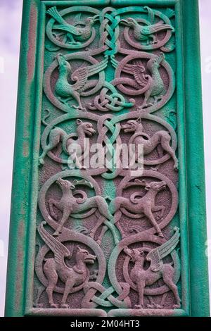 Abschnitt von Lord Carbery's Cross mit biblischen Szenen, Croachna Hill, West Cork, Republik Irland Stockfoto