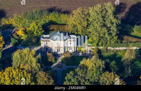 Luftaufnahme, maurischer Pavillon, Wohngebäude und Zweigstelle des Standesamtes Rheurdt, Bäume in Herbstfarben, Schaephuysen, Rheurdt, Ruhr sind Stockfoto
