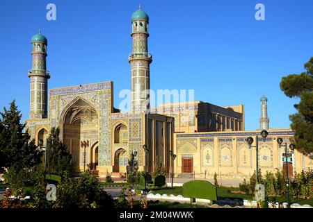 Herat im Westen Afghanistans. Die große Moschee von Herat (Freitagsmoschee oder Jama Masjid) mit Garten. Stockfoto