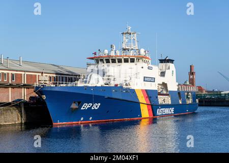 Bundespolizeiboot BP 83 BAD DÜBEN im Hafen von Cuxhaven Stockfoto