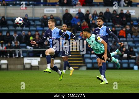 High Wycombe, Großbritannien. 04.. Dezember 2022. Dane Scarlett vom Portsmouth FC (Leihgabe von Tottenham) geht beim Sky Bet League 1-Spiel Wycombe Wanderers vs Portsmouth am Adams Park, High Wycombe, Großbritannien, am 4.. Dezember 2022 (Foto von Nick Browning/News Images) in High Wycombe, Großbritannien, am 12./4. Dezember 2022 ins Tor. (Foto von Nick Browning/News Images/Sipa USA) Guthaben: SIPA USA/Alamy Live News Stockfoto