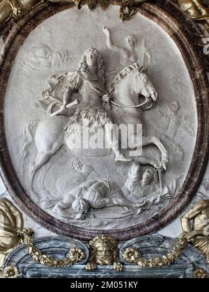 Die herrlichen Dekorationen des Salon de Guerre (Kriegsraum) im Schloss von Versailles (Frankreich) Stockfoto