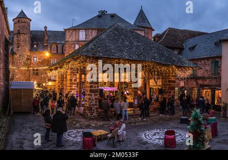 Vue Panoramique du marché de Noël et de la halle Stockfoto